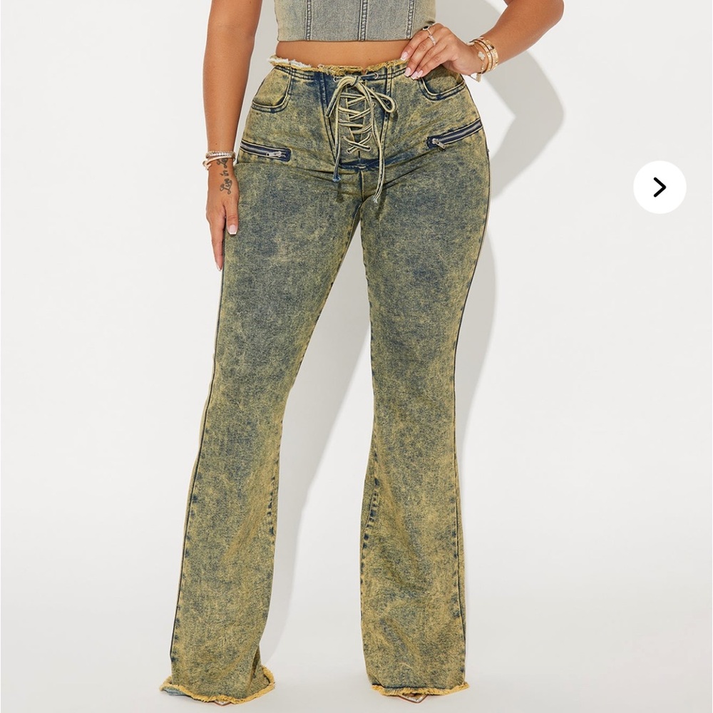🔑Vintage Wash Flare Jeans🔑